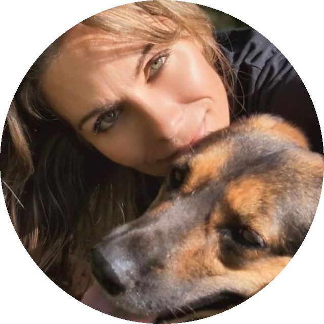 Manuela Dornburg mit ihrem Hund